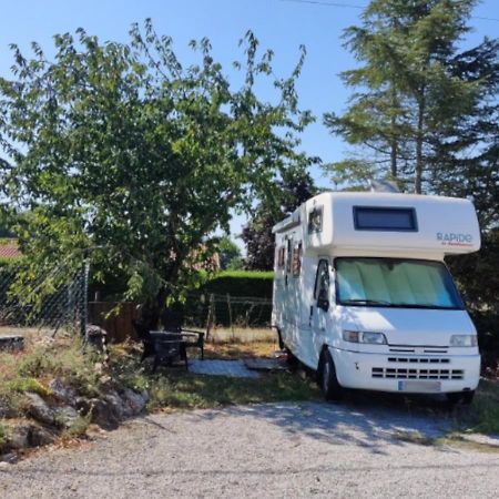 Charmant camping-car à la campagne Labessiere-Candeil Exterior foto